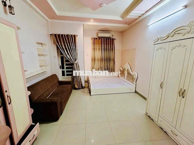 NHÀ CHO THUÊ HẺM 20// MỄ CỐC PHƯỜNG 15 QUẬN 8