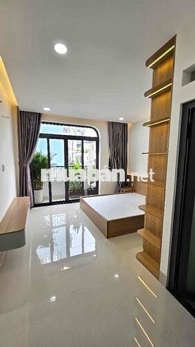 💥Đường Xe Hơi 8m Thông - Nhà Đúc 5 Tầng - DT: 4x14 (56m2), Cạnh Ngã Tư