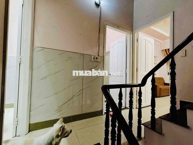 NHÀ CHO THUÊ HẺM 20// MỄ CỐC PHƯỜNG 15 QUẬN 8