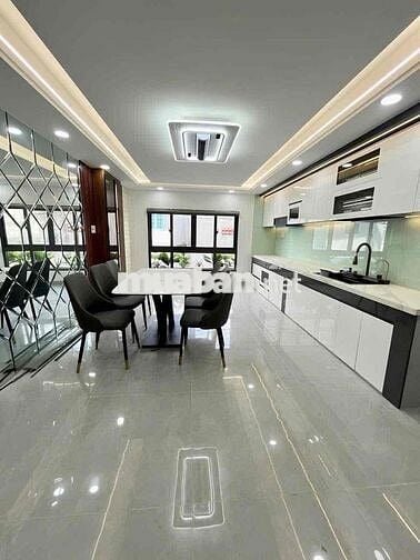 💥Đường Xe Hơi 8m Thông -  Nhà Đúc 5 Tầng - DT: 4x17 (68m2), Cạnh Ngã T