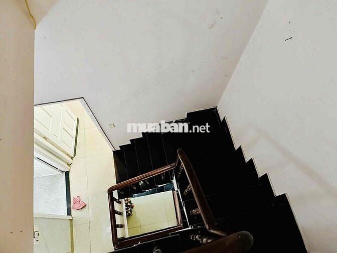 NHÀ CHO THUÊ HẺM 20// MỄ CỐC PHƯỜNG 15 QUẬN 8