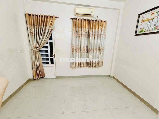 NHÀ CHO THUÊ HẺM 20// MỄ CỐC PHƯỜNG 15 QUẬN 8