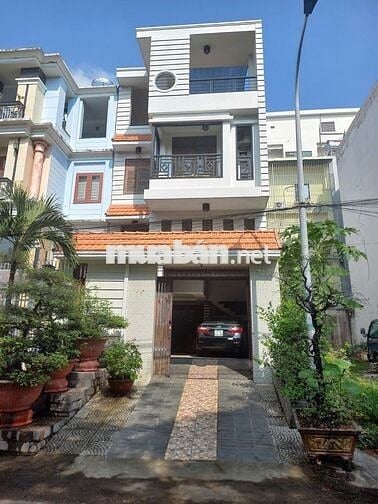 Nhà mặt tiền: 206m2, đường 12m, 3 phòng ngủ, P.  An lạc, TPHCM