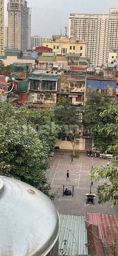 Cho thuê căn hộ 3 ngủ,2 WC, đủ đồ  tầng 5,Khu tập thể Thanh Xuân Bắc