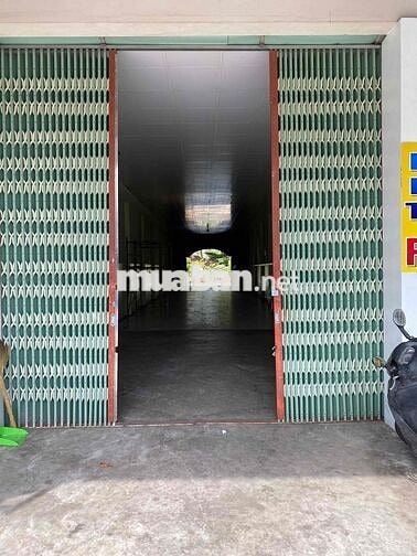 Cho thuê nhà mặt tiền đường DT879 gần chợ bến tranh