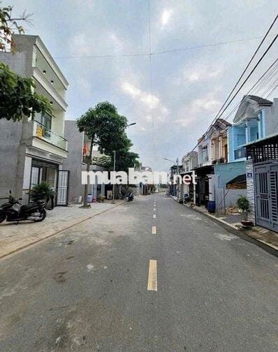 bán lô đất đường nhựa thông , gần đường Nguyễn Thị Tươi dĩ an