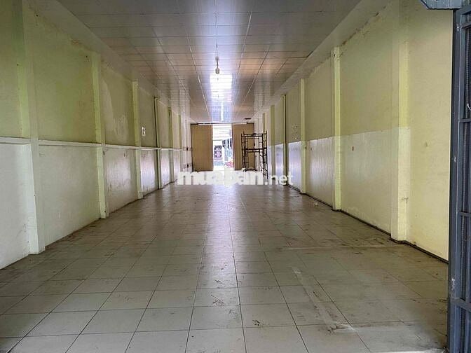 Cho thuê nhà mặt tiền đường DT879 gần chợ bến tranh