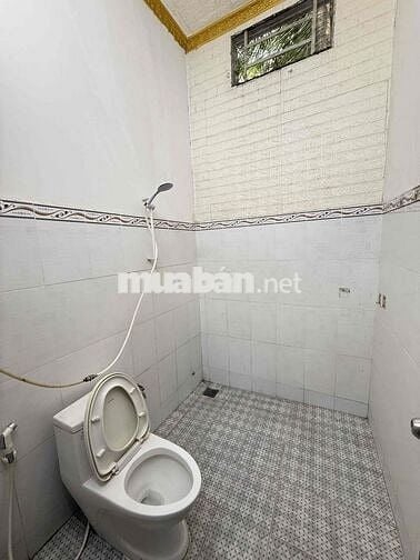 cho thuê nhà sau lưng đai hc fpt