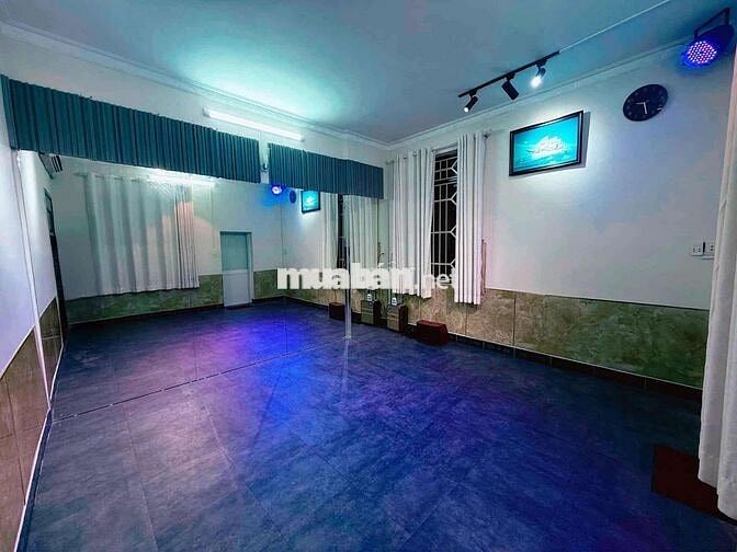 Cho thuê văn phòng đại diện, shop house bao điện nước trung tâm quận 3