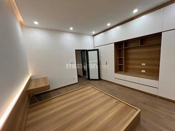 Bán nhà riêng ở ngay phố Bạch Đằng