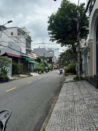 Nhà trệt lầu MT đường số 37 vị trí đẹp vô ở liền