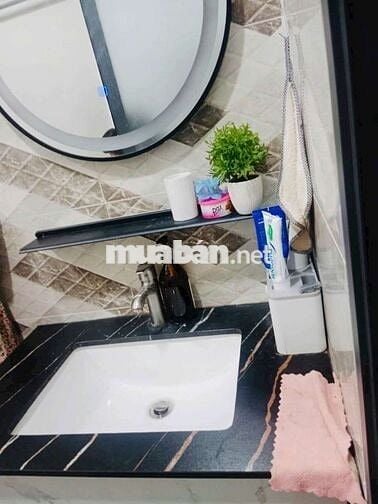 Cho thuê nhà full nội thất 5 x 15 có 3 lầu 4pn 5wc sân thượng