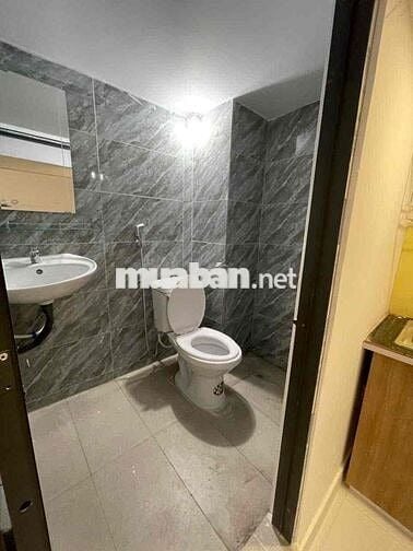 khai Trương căn Hộ gác cửa sổ Mới , thang máy siêu rộng rãi đường 42