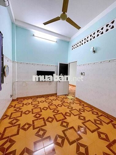 Nhà trệt 90m2 nở hậu, 2 phòng ngủ, 1 phòng khách rộng gần chợ Phú Lâm