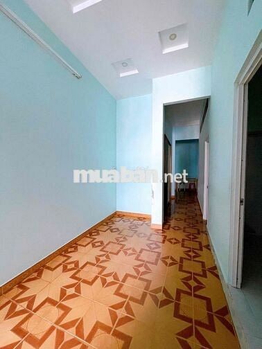 Nhà trệt 90m2 nở hậu, 2 phòng ngủ, 1 phòng khách rộng gần chợ Phú Lâm