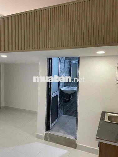 khai Trương căn Hộ gác cửa sổ Mới , thang máy siêu rộng rãi đường 42