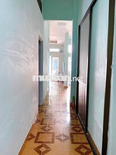 Nhà trệt 90m2 nở hậu, 2 phòng ngủ, 1 phòng khách rộng gần chợ Phú Lâm