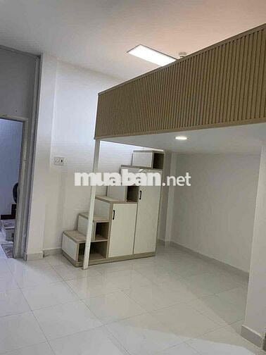 khai Trương căn Hộ gác cửa sổ Mới , thang máy siêu rộng rãi đường 42