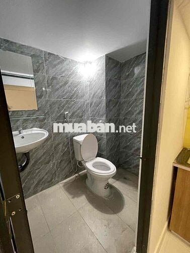 khai Trương căn Hộ gác cửa sổ Mới , thang máy siêu rộng rãi đường 42