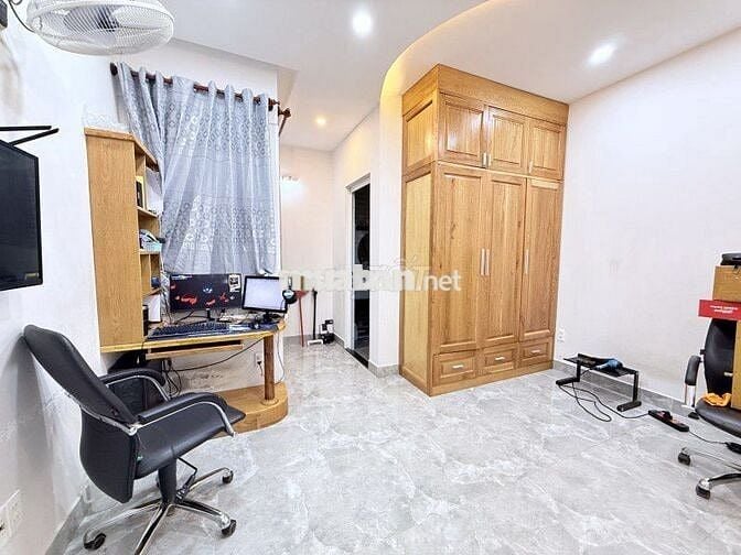 Nhà ngon CMT8 cách 1 căn ra mặt tiền 4 tầng căn góc chỉ hơn 12 tỷ