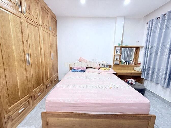 Nhà ngon CMT8 cách 1 căn ra mặt tiền 4 tầng căn góc chỉ hơn 12 tỷ