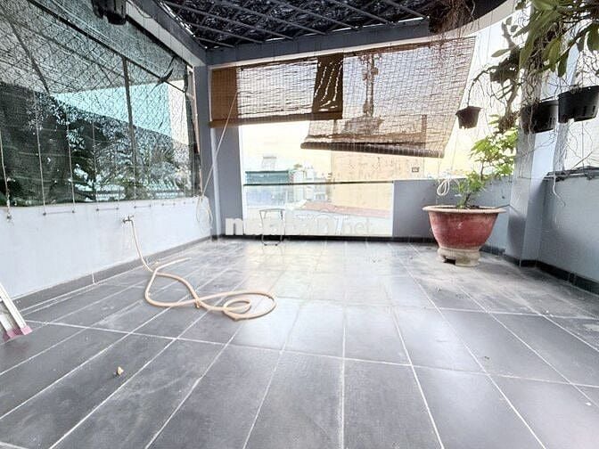 Nhà ngon CMT8 cách 1 căn ra mặt tiền 4 tầng căn góc chỉ hơn 12 tỷ