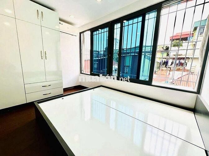 TT Đồng Xuân, 60m2, 2 ngủ, 2 WC, 2 thoáng. 3.88tỷ có sổ, full nội thất