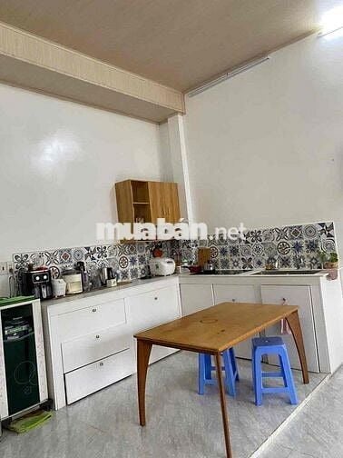 Trệt lửng 5*15 có sân thượng 3pn đg xe hơi