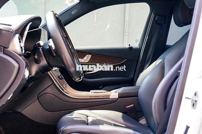 Mercedes Benz GLC 200 4MATIC  2022 - 72 km 1 chủ