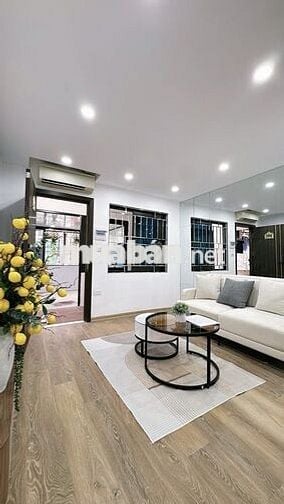 TT Quỳnh Mai, 65m, 2 ngủ, 3.98tỷ, 30m ra mặt phố. Full nội thất.Sổ đẹp