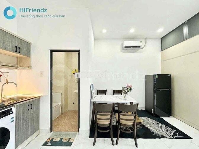 Cho thuê căn hộ dịch vụ 1 phòng ngủ cực rộng ngay trung tâm quận 10