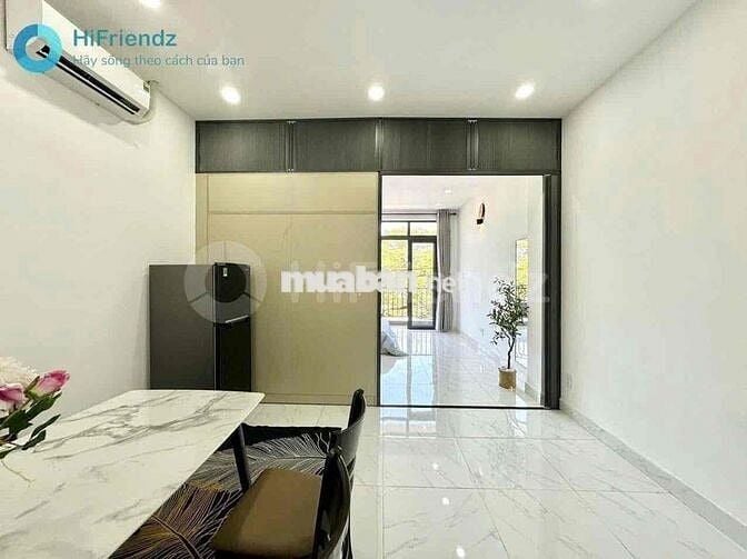 Cho thuê căn hộ dịch vụ 1 phòng ngủ cực rộng ngay trung tâm quận 10