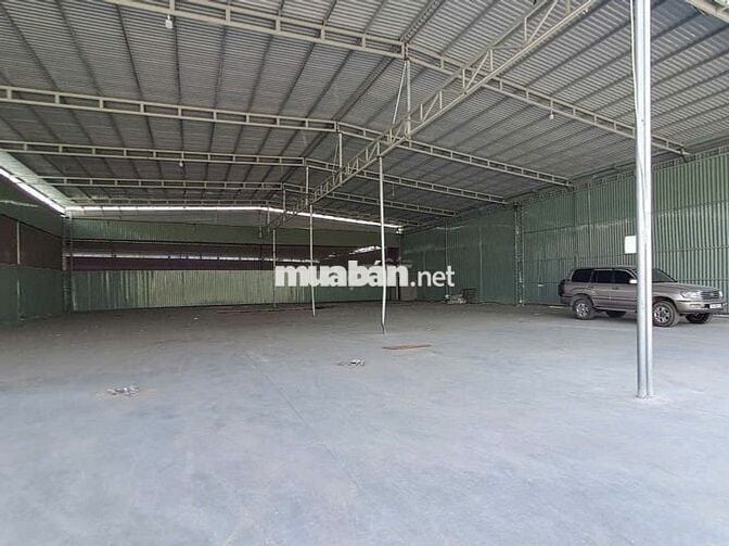 Thuê kho bãi Quận 7, DT 1000m có tường xây kiên cố đẹp - chuẩn.