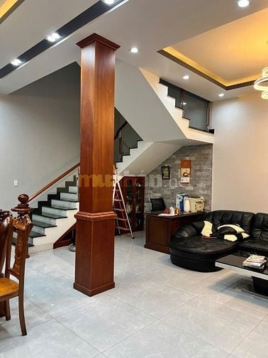 Nhà bán chính chủ 16 tỷ , đường trước nhà 6m . Nhà mới tinh