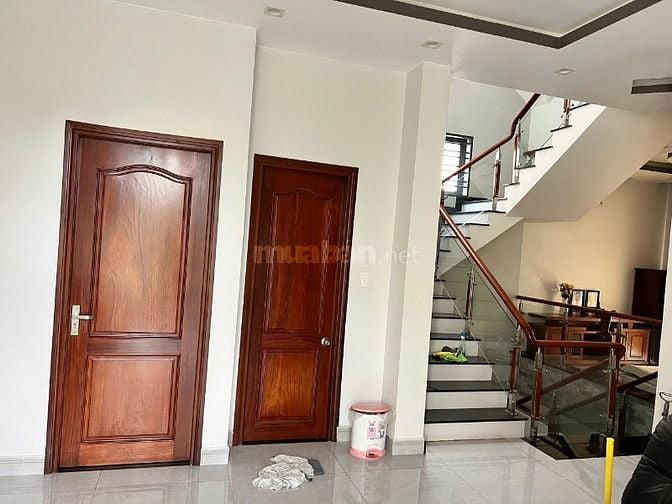 Nhà bán chính chủ 16 tỷ , đường trước nhà 6m . Nhà mới tinh