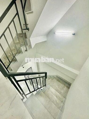 Nhà hẻm xe hơi đường Nguyễn Văn Luông MIỄN TRUNG GIAN