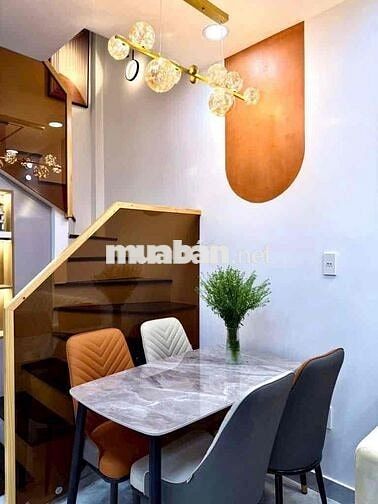 BÁN NHANH NHÀ SÁT NGÃ TƯ HÀNG XANH,HẺM XE HƠI, 3TẦNG MỚI FULL NỘI THÂT