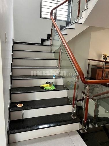 Nhà bán chính chủ 16 tỷ , đường trước nhà 6m . Nhà mới tinh