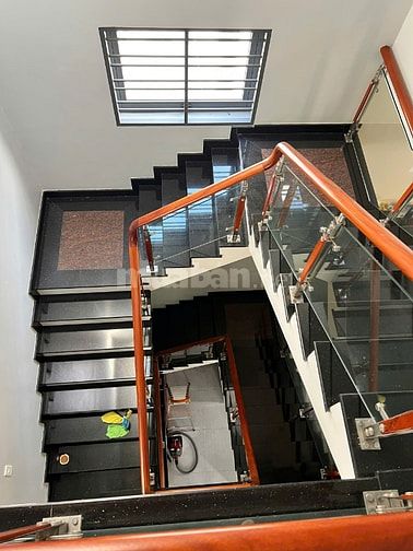 Nhà bán chính chủ 16 tỷ , đường trước nhà 6m . Nhà mới tinh