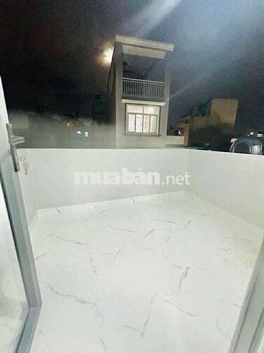 Nhà hẻm xe hơi đường Nguyễn Văn Luông MIỄN TRUNG GIAN