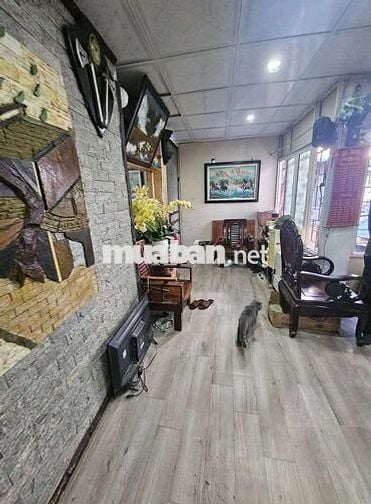 TT phố Thanh Nhàn T2-125m-3N2WC gần phố oto đỗ cửa full nội thất Sổ To