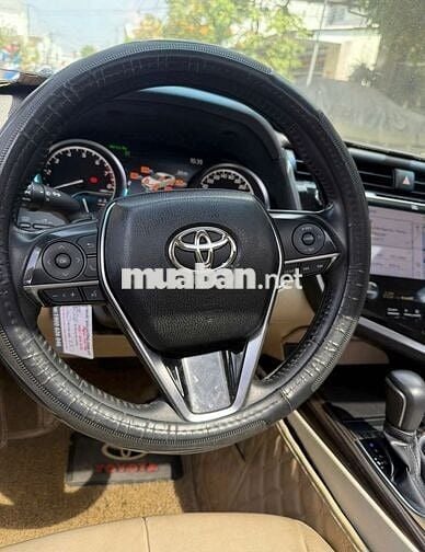 Toyota Camry 2019 2.5Q độ Lexus