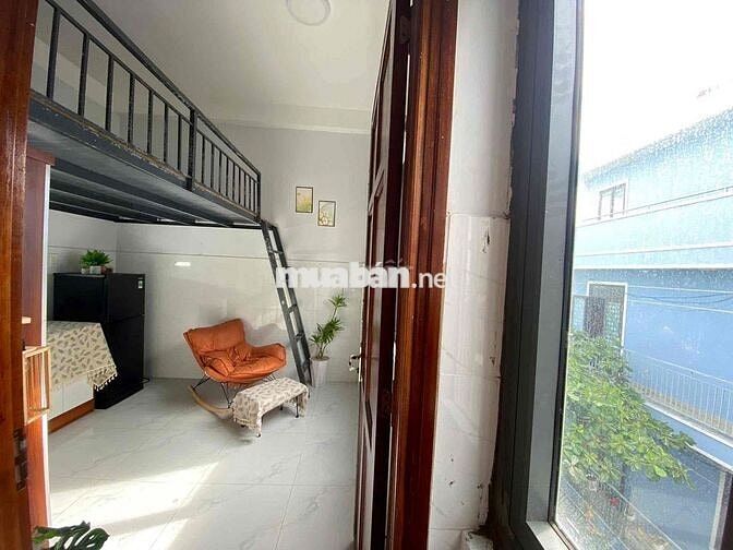 Phòng tông trắng 3tr6-4tr siêu thoáng ngay công viên Làng Hoa