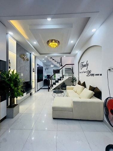 Bán gấp nhà Đường số 3, Thủ Đức, (65m2), giá 2 tỷ 140, hẻm 5m, sổ sẵn