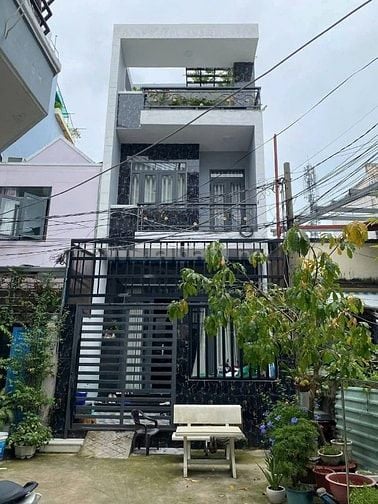 Cần bán gấp nhà Lý Nam Đế Phường 7 Quận 11 . 