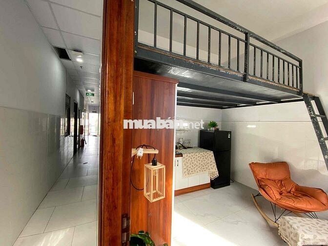 Phòng tông trắng 3tr6-4tr siêu thoáng ngay công viên Làng Hoa