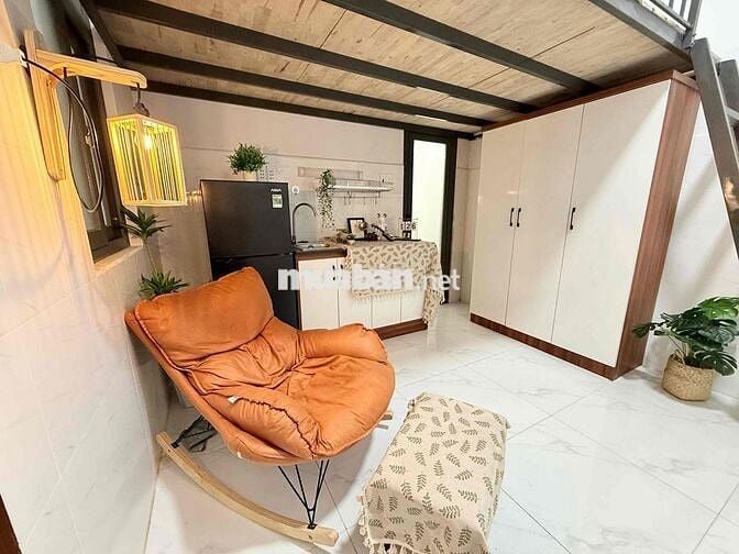 Phòng tông trắng 3tr6-4tr siêu thoáng ngay công viên Làng Hoa