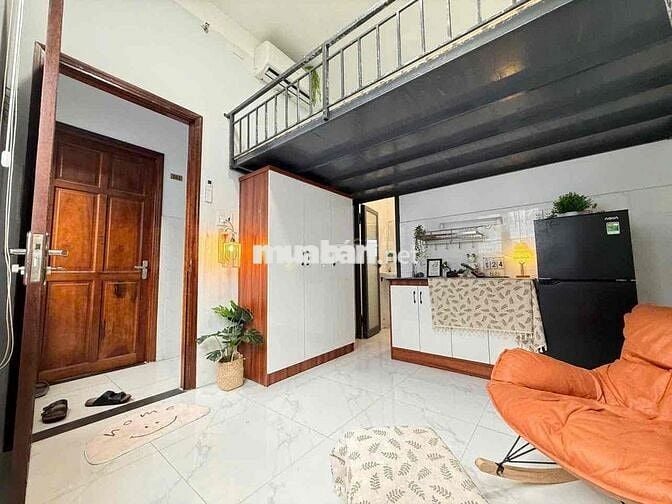 Phòng tông trắng 3tr6-4tr siêu thoáng ngay công viên Làng Hoa