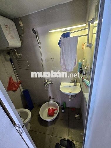 HÀNG HIẾM BAY NHANH, MẶT HỒ VÕ THỊ SÁU