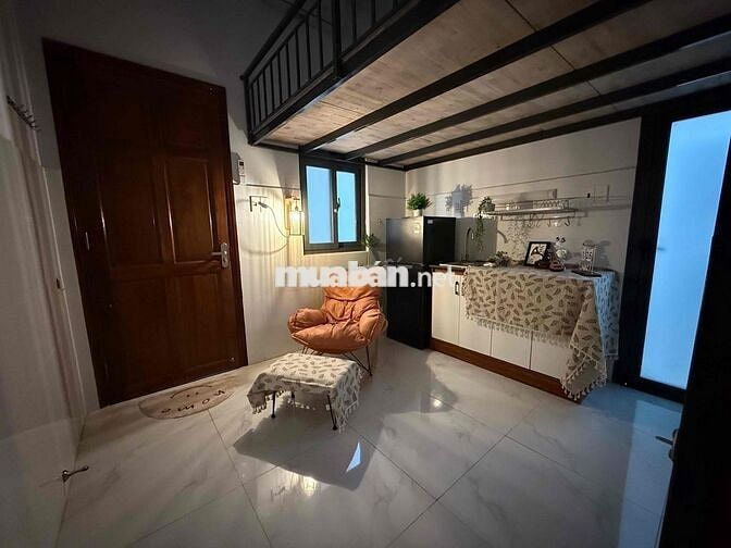 Phòng tông trắng 3tr6-4tr siêu thoáng ngay công viên Làng Hoa